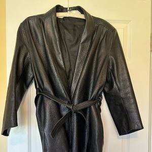 Short leather jacket